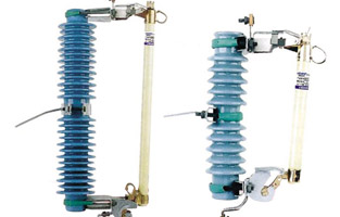 雷爾沃電器有限公司以高壓電器產(chǎn)品作為自己的核心產(chǎn)業(yè)，以產(chǎn)品設計為主導，主要研發(fā)生產(chǎn)戶(hù)內外高壓真空斷路器，高壓負荷開(kāi)關(guān)，隔離開(kāi)關(guān)，熔斷器，互感器，避雷器，接地開(kāi)關(guān)，六氟化硫開(kāi)關(guān)等產(chǎn)品。產(chǎn)品廣泛應用于各等級電網(wǎng)，風(fēng)能發(fā)電廠(chǎng)，太陽(yáng)能發(fā)電廠(chǎng)，核電，水電等領(lǐng)域。今天雷爾沃作為高壓熔斷器的生產(chǎn)廠(chǎng)家來(lái)告訴你：高壓熔斷器型號含義及組成，讓你對高壓熔斷器有個(gè)新的認識。