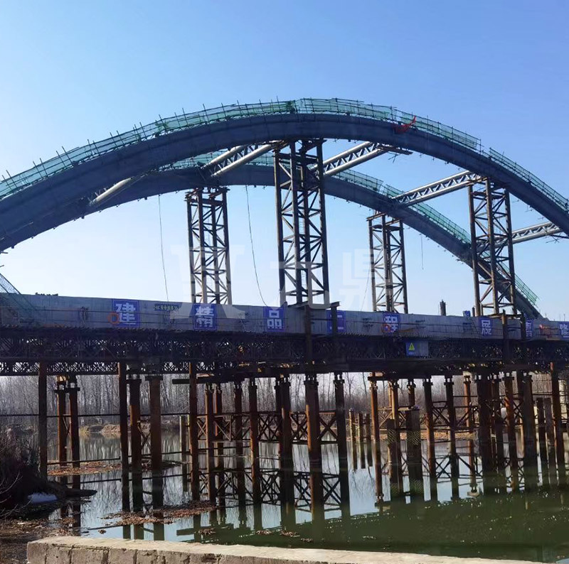 定期定期對貝雷片鋼橋進行除銹刷漆保養